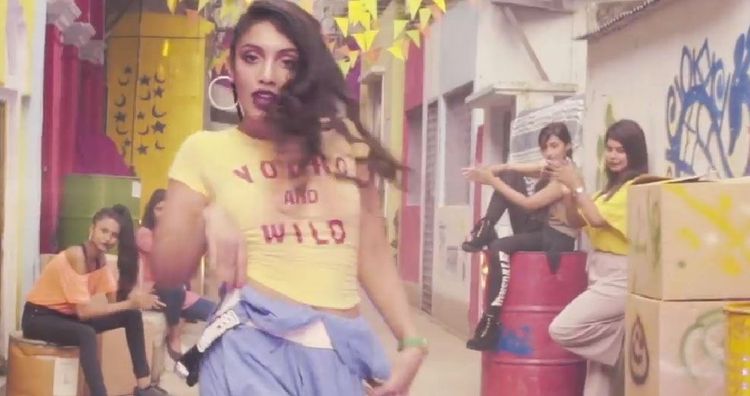 Tanduri Bombay Sweets Chanachur online video: Online video for Tanduri Bombay Sweets Chanachur, 2018.